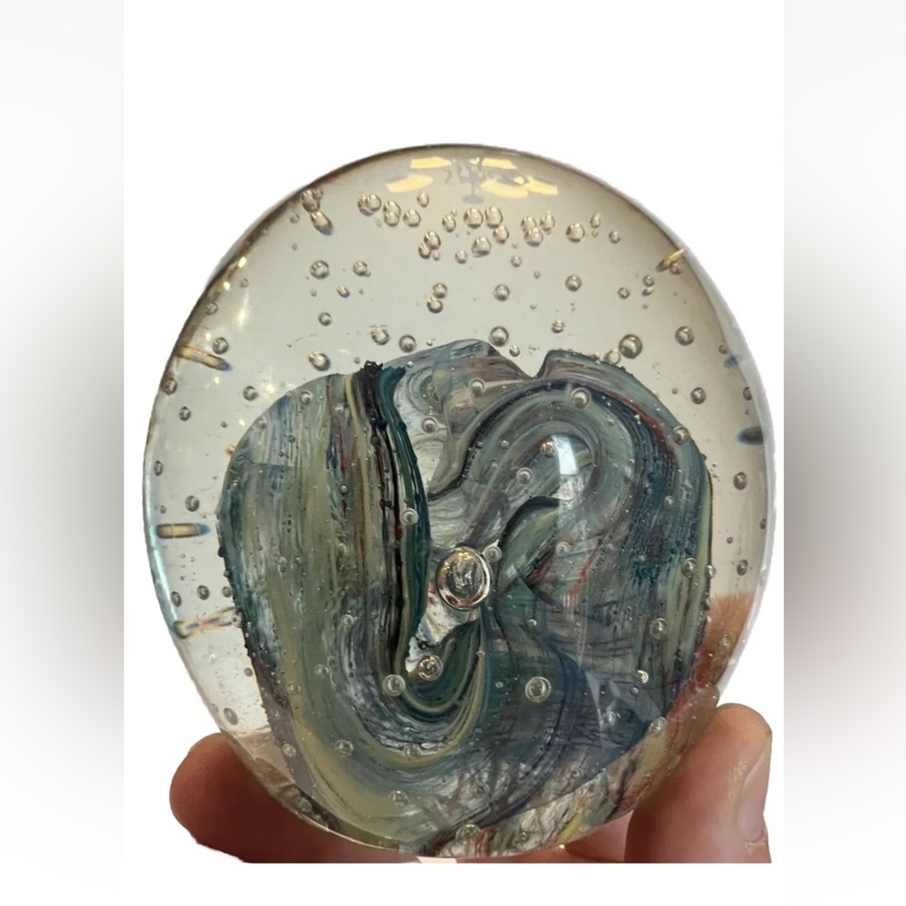 Art glass  Paperweight Dynasty Heirloom Collectables Red green Blue 4.5" Ball
